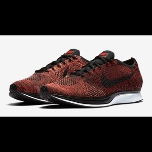 NIKE FLYKNIT RACER FIRE ROOSTER RED BLACK OREO